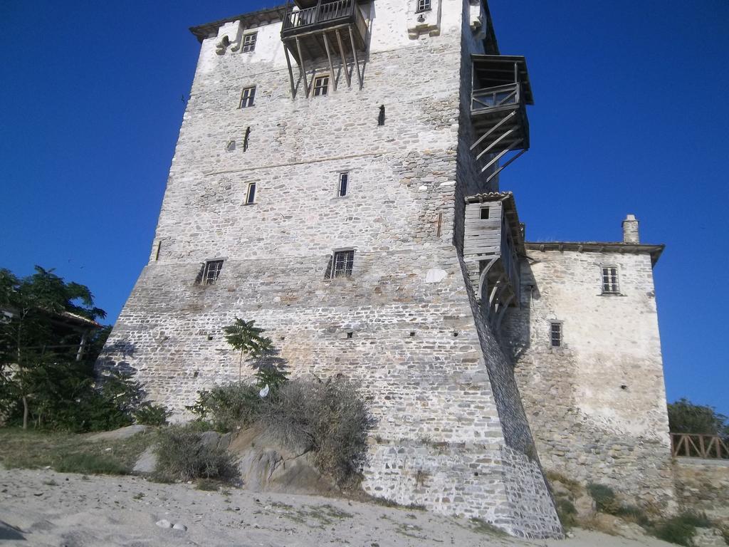 Athos Guest House Pansion Ouranoupoli Exterior photo